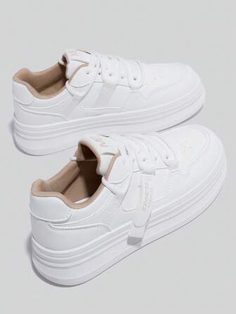 1双厚底时尚休闲运动鞋，百搭系带女鞋，适合所有季节