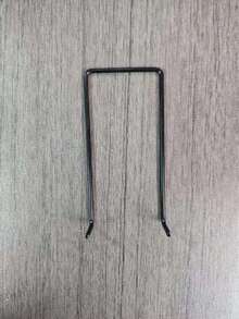 2个木质书挡，防滑设计，适用于书架，坚固耐用，也可作书籍/CD支架使用。