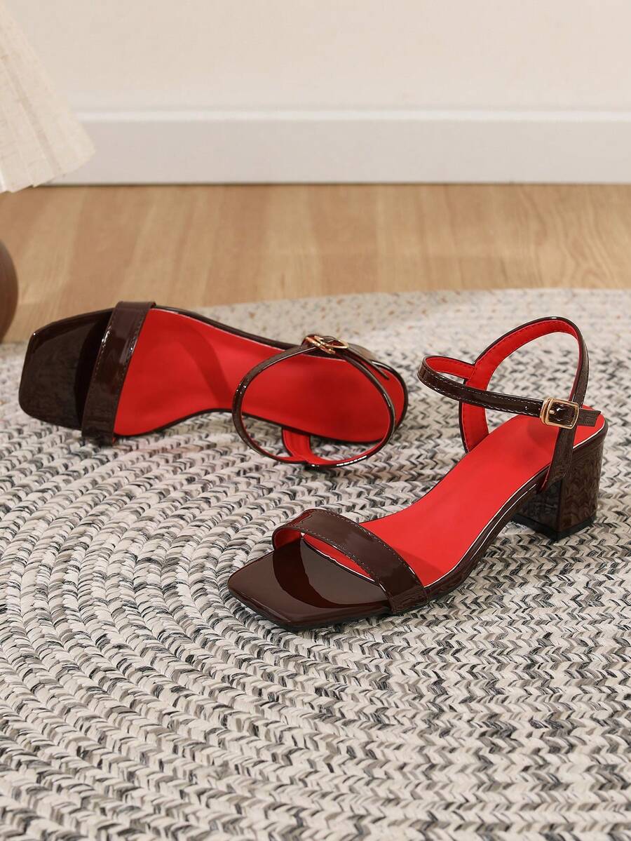 棕色亮面红色内衬夏季新款时尚女鞋，女士高跟凉鞋，简约风格后跟绑带粗跟露趾拖鞋 - 棕色 - 查看 1