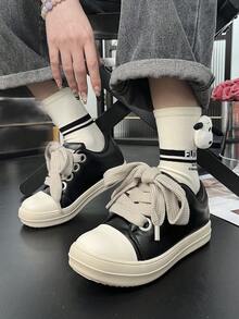 [Local Delivery][Quick Arrival]Women's Low-Top Lace-Up Casual Shoes Fashionable Shoes Women's Flat Shoes  Can Be Matched With Jeans Black Shoes For Women Women's Leather Shoes With Thick Shoelaces Bread Shoes Box Packaging - 黑色 - 查看 1