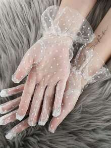 女士蕾丝短手套，防紫外线，露指设计，适合新娘、歌剧、正式场合、派对、角色扮演等多种场合。这款露指手套与晚礼服和正式服装完美搭配，凸显您纤细的手指和光彩照人的肌肤。 - 黑色 - 查看 5