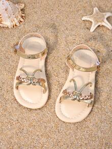 1 Pair Of Girls' Gold Brown Color Blocked Sandals, With A Metal Upper And A Clip On Design, Woven Straps And Open Toe Style, Flat And Comfortable, Versatile And Exquisite Style For Girls' Shoes, Suitable For Weekend Shopping And Outdoor Garden Trips - Gold - View 2