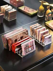 1个亚克力化妆品收纳盒，台面化妆品收纳架，轻巧便携，无需用电，多隔层桌面收纳盒，可收纳眼影、化妆刷、海绵等，节省空间，可放置于台面或抽屉中，无需组装，经久耐用且透明，也可用于存放香水，7格透明展示盒