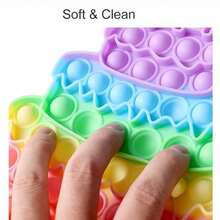 1/4个可爱生日蛋糕造型按压式泡泡减压玩具，硅胶材质，可按压泡泡，具有感官减压功能，适合自闭症儿童、女孩和成人使用，有助于缓解焦虑和压力。 - 彩色 - 查看 8