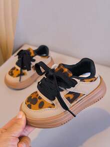 1 Pair Unisex Leopard Print Flat Sneakers, Soft Sole Non-Slip Casual Toddler Shoes, Fashion Versatile Children Canvas Shoes, Suitable For All Seasons - Khaki - View 1