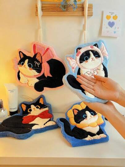 1条可爱猫咪造型多巴胺吸水性强、触感柔软的手巾，竖款设计节省空间，适合浴室和厨房装饰，色彩鲜艳，可用作浴室/厨房装饰布或厨房毛巾