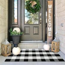 IOHOUZE Buffalo Plaid Checkered Rug 2x4.3 Ft Front Door Mats, Washable Area Rugs For Front Porch Decor, Spring Summer Welcome Mats Outdoor, Black White Rug For Farmhouse/Entryway/Home Entrance,One-Size,BlackandWhite2x44inchRectangular - 黑白2x44吋長方形 - 查看 1