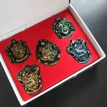 Warner Bros 1枚哈利波特学院胸针，格兰芬多、斯莱特林、霍格沃茨，金属材质，角色扮演别针