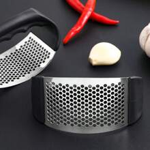 Stainless Steel Garlic Press, Manual Garlic Crusher, Multifunctional Kitchen Tool, Ideal For Mincing, Crushing And Chopping Garlic Cloves, Garlic Masher,Garlic Mincer Chopper - Multicolor - View 10
