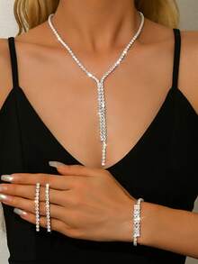 4件套新娘首饰套装，包含项链、手链、耳环，别具一格的高端时尚配饰。情人节配饰