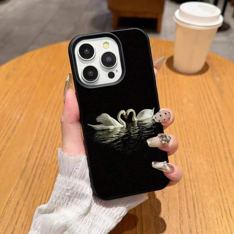 1个TPU材质优雅黑底白天鹅拥抱图案手机壳，兼容 17 Pro Max/17/16 Pro Max/15/13/12/11、S20 FE/A15/S24/A55，兼容红米Note 11/12/13 Pro，全包防摔软壳保护套，国际版，非国内版 - 黑色 - 查看 1