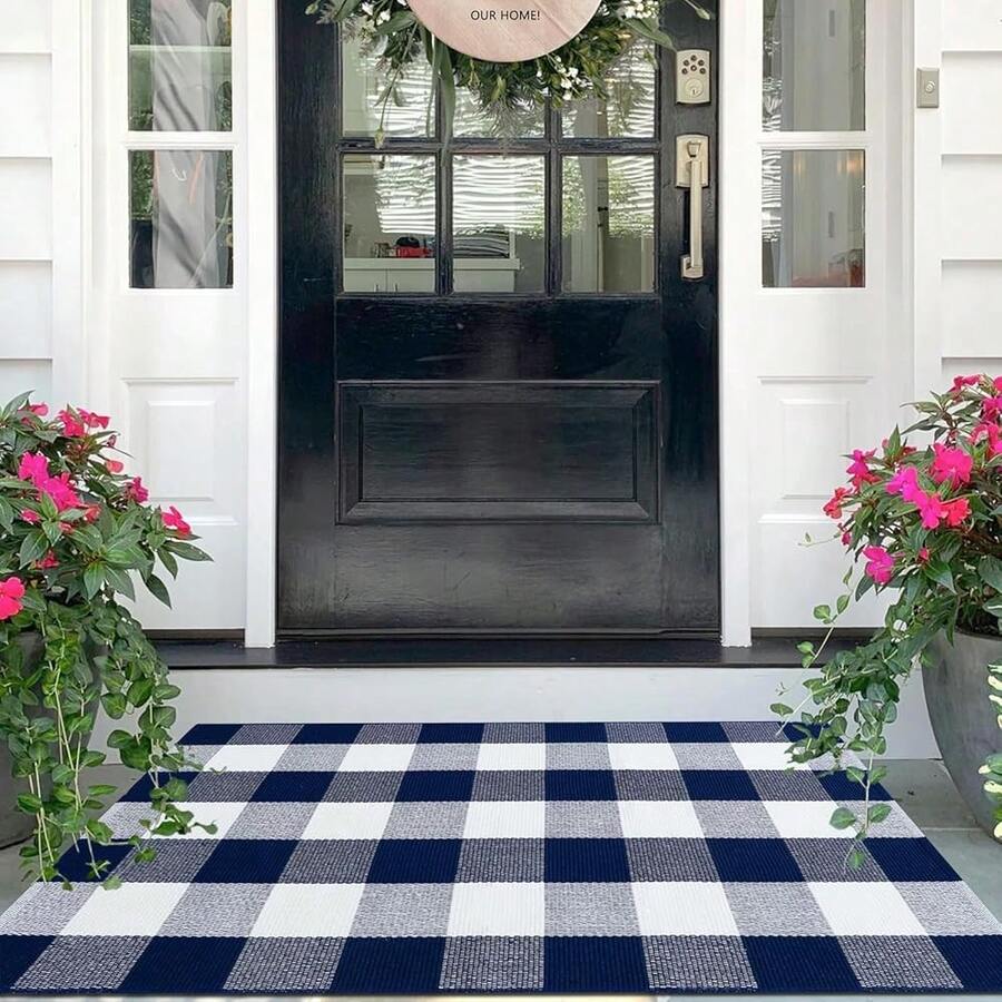 IOHOUZE Buffalo Plaid Checkered Rug 27.5\ X 43\ Front Door Mats, Washable Area Rugs For Front Porch Decor, Spring Summer Welcome Mats Outdoor, Navy White Rug For Farmhouse/Entryway/Home Entrance,One-Size,NavyandWhite24inchx38inchRectangular - 海軍藍和白色 24 英寸 x 38 英寸長方形 - 查看 1
