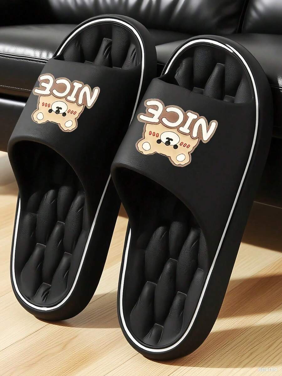 新款时尚酷炫男士拖鞋，EVA材质露趾软底，透气舒适，黑色休闲日常穿着，适合室内外行走，通勤必备拖鞋