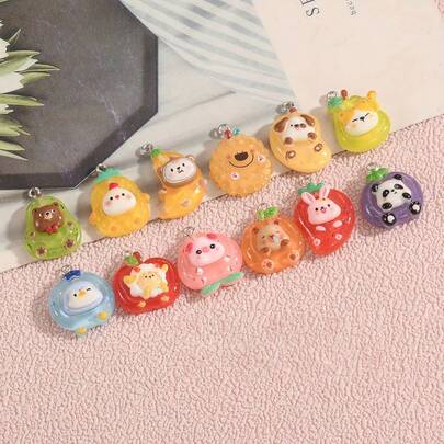 12/24个可爱独特的树脂水果动物吊坠，多种萌趣水果动物组合；别致的DIY配件，适用于项链、耳环、手机壳、包包等装饰——随机混装