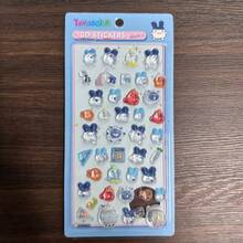 1张动漫卡通贴纸，可爱小猫咪图案，可重复使用防水贴纸，DIY手工贴纸，适用于DIY手机壳、DIY笔记本贴纸、DIY工艺品、笔记本电脑、礼品包装、派对装饰，是完美的节日礼物，也是送给粉丝和朋友的礼物。