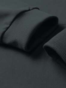 男士连帽长袖套头卫衣三件套，修身版型，印有意大利米兰图案。适合多种场合：日常休闲穿着、通勤、城市旅行或短途度假，以及与家人朋友聚会。也是送给男友或丈夫的绝佳礼物。