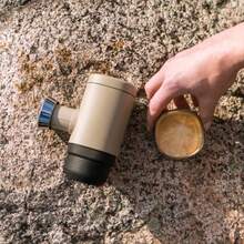WACACO Minipresso NS2 cafetera espresso portátil compatible con NS cápsulas originales y compatibles operada manualmente cafetera de mano pequeña de 18 bares para viajes camping - Piedra beige - Ver 7