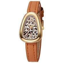 1 chiếc đồng hồ nữ XYSO khung vàng mặt tam giác kiểu cổ điển, cá nhân hóa, máy quartz, thích hợp để đeo hàng ngày hoặc làm quà tặng, phù hợp cho Giáng sinh, Ngày Valentine, Ramadan, Eid, Lễ hội Carnival và các lễ hội khác. - Một cỡ - Xem 5