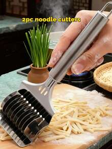 1pc 8.8 Inch Pasta Cutter, Stainless Steel Spaghetti Cutter, Handheld Dough Cutter, Pasta Extruder, Italian Pasta Maker, Pasta Lattice Roller, Kitchen Cooking Handheld Dough Cutter (Random Color And Style)