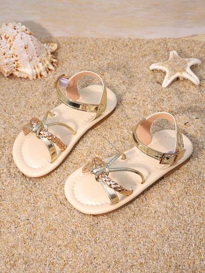 1 Pair Of Girls' Gold Brown Color Blocked Sandals, With A Metal Upper And A Clip On Design, Woven Straps And Open Toe Style, Flat And Comfortable, Versatile And Exquisite Style For Girls' Shoes, Suitable For Weekend Shopping And Outdoor Garden Trips