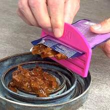 This Practical Cat Food Squeezer Can Efficiently Squeeze Out Cat Food From The Packaging Bag, Maximizing The Extraction Of Remaining Cat Food To Avoid Waste. For Cat Owners Who Value Cleanliness And Convenient Operation, This Squeezer Is Very Practical. It Is Especially Suitable For Cat Food Bags, Easy To Clean, And Always Maintains Hygiene. It Is Also Simple And Quick To Print, Without The Need For Support. - 3L - View 1