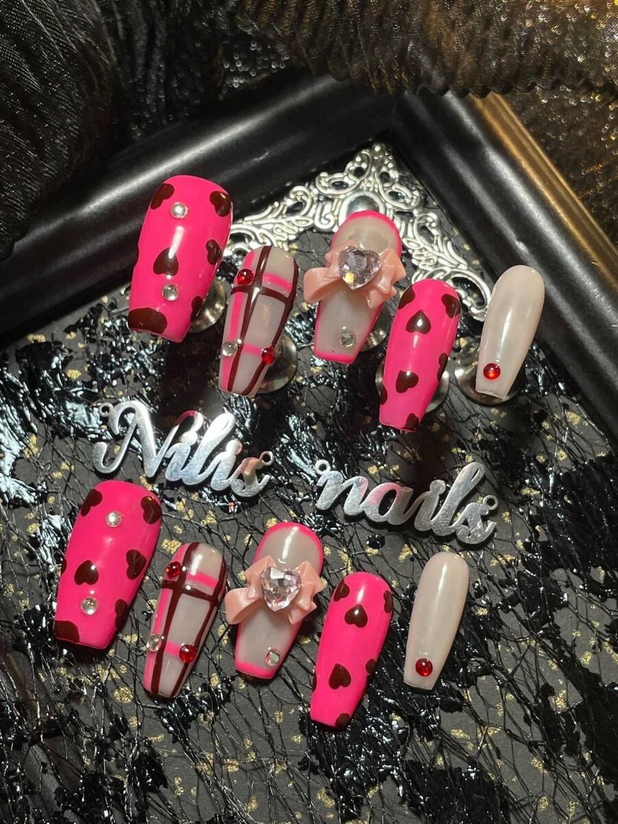 Bộ 10 móng giả acrylic ngắn hình vịt, màu hồng đỏ và trắng, trang trí nơ 3D và kim cương, đá quý nhiều màu sắc, họa tiết trái tim vẽ tay, chấm bi và hình học, phù hợp cho sử dụng hàng ngày, tiệc tùng, ngày lễ, tiệc theo chủ đề, ngày Valentine (Bao gồm: 1 gel dẻo và 1 miếng đánh bóng) Dụng cụ làm móng