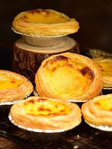 50/100个银色迷你派模具，一次性圆形挞皮，铝箔挞杯，适用于烘焙迷你鸡肉派、自制小蛋糕和乳蛋饼、甜点、纸杯蛋糕、布丁、开胃菜。铝箔模具，冷冻后可直接放入烤箱，适合家庭厨房使用。 - 彩色 - 查看 6