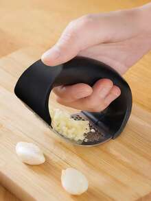 Stainless Steel Garlic Press, Manual Garlic Crusher, Multifunctional Kitchen Tool, Ideal For Mincing, Crushing And Chopping Garlic Cloves, Garlic Masher,Garlic Mincer Chopper - Multicolor - View 7