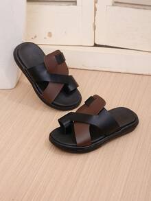 1双黑色和棕色加大码儿童交叉绑带坡跟凉鞋，PU材质，柔软防滑，圆头设计，轻便舒适，休闲百搭，适合5-15岁男孩女孩，居家、海滩、户外、夏季皆宜。 - 黑色 - 查看 6