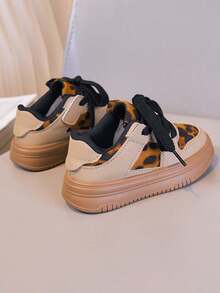 1 Pair Unisex Leopard Print Flat Sneakers, Soft Sole Non-Slip Casual Toddler Shoes, Fashion Versatile Children Canvas Shoes, Suitable For All Seasons - Khaki - View 11