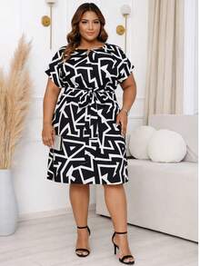Women's Plus Size Midi Dress, Loose Fit, Comfortable, And Loose Style. - 幾何黑色背景 - 查看 1