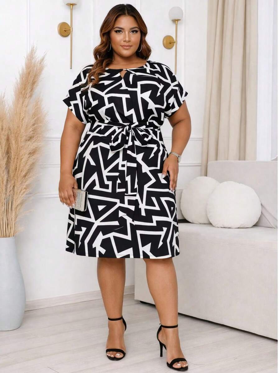 Women's Plus Size Midi Dress, Loose Fit, Comfortable, And Loose Style. - 幾何黑色背景 - 查看 1