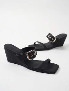 2026 女士黑色方头坡跟厚底凉鞋，金属扣露趾绑带百搭女士凉鞋 - 黑色 - 查看 2