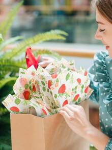 5/10/20/40张草莓图案礼品包装纸，20*14英寸，适用于春夏季节、婚礼、情人节、生日礼物包装、花束包装、礼品袋填充和派对礼物。 - 彩色 - 查看 9