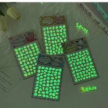 1套/1张 日本动漫卡通人物浮雕美甲贴纸，卡通防水贴纸，美甲贴纸，可爱漂亮，送朋友的礼物，营造惊喜感，美观又实惠，新年礼物，情人节礼物，复活节礼物（随机款式） - 彩色 - 查看 4