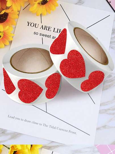 500/1000 szt. naklejek w kształcie serduszek, naklejki walentynkowe w kształcie serduszek, naklejki dekoracyjne na prezenty, czerwone naklejki w kształcie serduszek, naklejki uszczelniające, błyszczące naklejki uszczelniające w kształcie serca, etykiety samoprzylepne, 500 szt./rolka, 1 cal/1,5 cala, 8 wzorów dekoracji prezentów, etykiety samoprzylepne dekoracyjne na prezenty, odpowiednie na ślub, Walentynki, Święto Dziękczynienia, młodzież, szkołę, miejsce pracy.