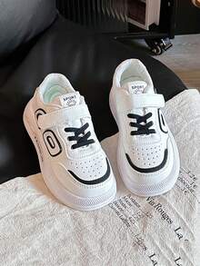 一双男女通用时尚休闲运动鞋，适合2-18岁儿童，四季皆宜，魔术贴搭扣设计，方便穿脱，柔软舒适，适合学步，防滑，也适合秋冬季户外跑步和徒步。 - 黑色 - 查看 4