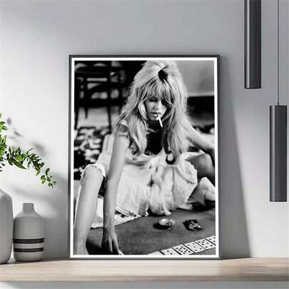 1 Pc Brigitte Bardot Black And White Photography Print, Retro Movie Poster, Wall Art, Wall Decor, Modern Minimalist Style Posters, Living Room And Room Decoration, Bathroom Decoration, Ideal Gift, No Frame