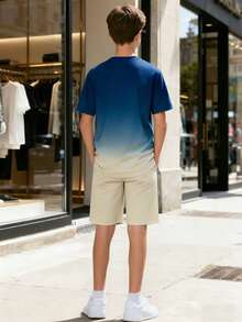 Bộ 2 món áo thun ngắn tay và quần short mùa hè cho bé trai/thiếu niên, áo thun in gradient phối quần short màu trơn tối giản, thoải mái cho du lịch ngoài trời, tụ tập hàng ngày, trang phục thanh niên - Màu xanh lam - Xem 3