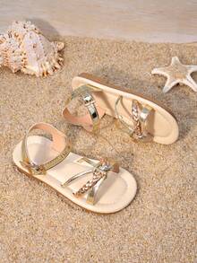 1 Pair Of Girls' Gold Brown Color Blocked Sandals, With A Metal Upper And A Clip On Design, Woven Straps And Open Toe Style, Flat And Comfortable, Versatile And Exquisite Style For Girls' Shoes, Suitable For Weekend Shopping And Outdoor Garden Trips - Gold - View 4