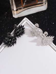 JOJELOO 925纯银天鹅耳钉，镶嵌黑色和透明立方氧化锆——低过敏性，时尚日常佩戴饰品，送给女性和情侣的理想礼物——情人节、圣诞节、新年完美之选 - 彩色 - 查看 4