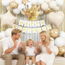 60件铂金生日气球套装，包含生日快乐横幅、金色皇冠铝箔气球、心形气球、五角星气球、金色金属丝帘、金白色乳胶气球，适用于生日派对、迎婴派对、奶油色主题生日派对、主题派对、摄影道具。