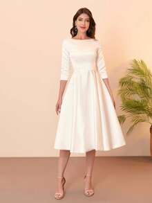 优雅简约V领露背婚纱礼服，纯色修身腰身，半袖褶皱船领晚礼服，新娘礼服