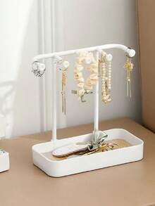 珠宝展示架桌面收纳托盘，可收纳耳环、项链和戒指，配有铁质吊坠挂钩和木质托盘，可放置发圈和配饰，是阳光旅行、酷炫返校的理想礼物，也可作为珠宝盒、珠宝架、收纳架、生日或情人节礼物（颜色、款式和配件随机发货）。 - 彩色 - 查看 4