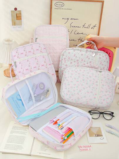 1 adet Büyük Boy Çiçek Desenli İncil Kılıfı, Şık Kitap Koruyucu Kılıf, Geniş Taşınabilir Toz Geçirmez İncil Çantası, Saplı Kapitone İncil Çantası, Geniş Toz Geçirmez Kitap Kılıfı, Çiçekli İncil Saklama Çantası, Fermuarlı Cepli ve Saplı Kapitone Çanta, Kitap Koruyucu Kılıf, Ev Saklama Çantası, Fermuarlı Cepli ve Saplı, İncil Çalışma Malzemeleri, Öğretmen Hediyesi, Okula Dönüş Hediyesi, Sevimli Kız Çocuk Doğum Günü Hediyesi