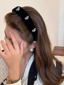 1 accesoriu de păr de Ziua Îndrăgostiților, bandă de păr în formă de inimă din catifea de culoare solidă cu decor cu strasuri, potrivită pentru purtare zilnică, bandă de păr, cerc de păr accesorii cadou de Ziua Îndrăgostiților