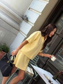 Ensemble top à manches courtes et mini-jupe tricotés minimalistes de style européen et américain à la mode VIBEWAVE pour le printemps/été - Jaune citron - Voir 5