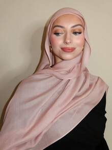 1 chiếc khăn trùm đầu nữ màu trơn đơn giản, chất liệu modal mềm mại, thoáng khí, kích thước 180*85cm, phù hợp với áo Abaya, váy và mọi mùa. - Màu Hồng baby - Xem 2