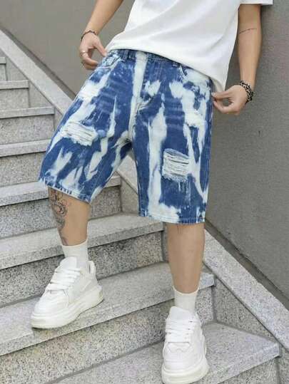 青少年男孩时尚做旧牛仔短裤，适合夏季外出穿着