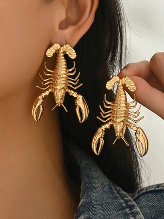 2pcs European & American 2025 New Design Gold Color Oversized 3D Metal Lobster & Conch Shell Rhinestone Inlaid Earrings, 18K Gold Plated, Sexy Exaggerated Jewelry For Women. The Red Lobster Part Has Some Handmade Paint Defects & Smudges, Which Are Normal And Unavoidable
